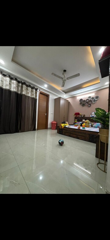 Master Bedroom in 4 BHK Builder Floor at Saket – for Sale