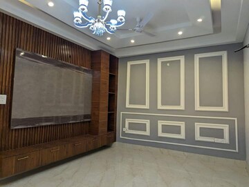 Living Room in 3 BHK Builder Floor at Green Fields Colony – for Sale
