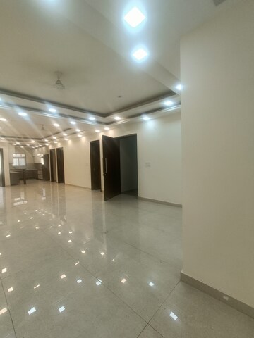 Living Room in 4 BHK Builder Floor at Green Fields Colony – for Sale