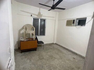 Room in 1 BHK Apartment at Dahisar East – for Sale