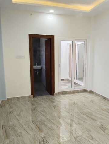 Room in 2 BHK Independent House at Deva Road – for Sale