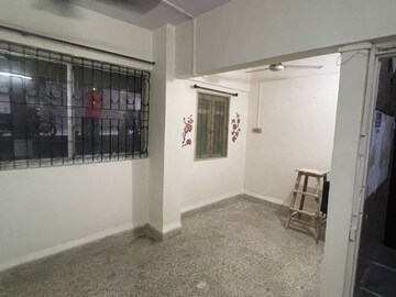 Room in 1 BHK Apartment at Dahisar East – for Sale