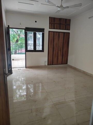 Room in 1 BHK Apartment at Vasant Kunj – for Sale