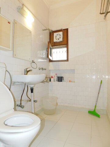 Bathroom in 1 BHK Apartment at Vasant Kunj – for Sale