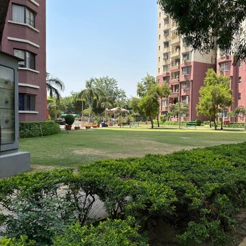 3.5 BHK Apartment – Garden View at Unitech Palms, South City 1 - for Sale