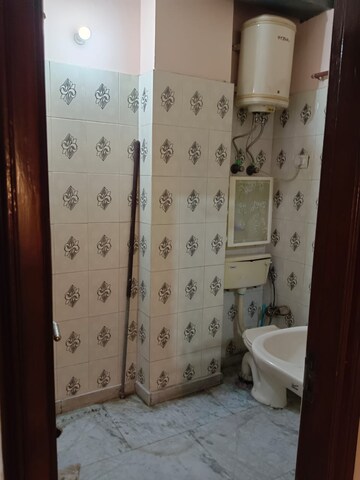 Bathroom in 1 BHK Builder Floor at Lajpat Nagar – for Rent