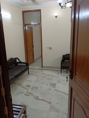 Room in 1 BHK Builder Floor at Lajpat Nagar – for Rent