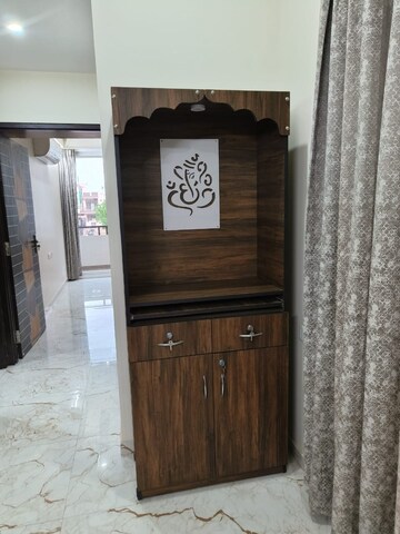 Furnished Amenities in 4 BHK Apartment at Mansarovar – for Sale
