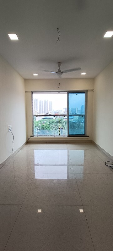 Room in 2 BHK Apartment at Shree Samruddhi Aishwarya Heights, Mulund East – for Sale