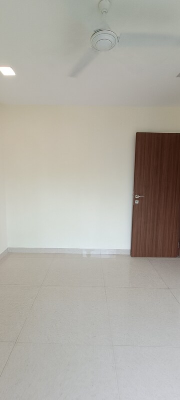 Room in 2 BHK Apartment at Shree Samruddhi Aishwarya Heights, Mulund East – for Sale