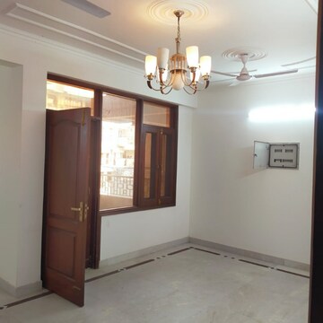 Room in 3 BHK Apartment at Sector 6, Dwarka – for Sale
