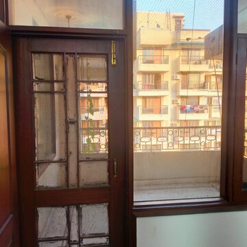 Room in 3 BHK Apartment at Sector 6, Dwarka – for Sale