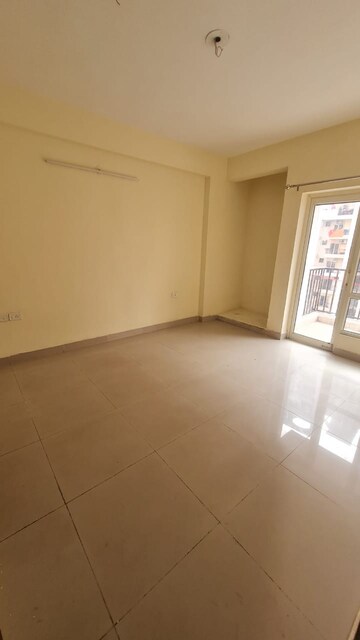 Room in 2 BHK Apartment at Himalaya Pride, Tech Zone 4 Greater Noida – for Sale