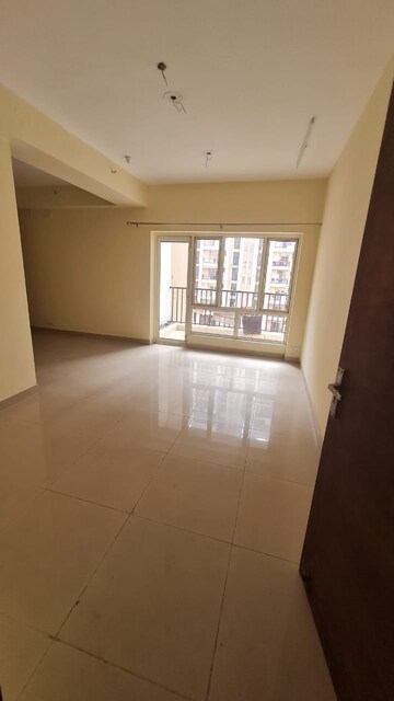 Room in 2 BHK Apartment at Himalaya Pride, Tech Zone 4 Greater Noida – for Sale