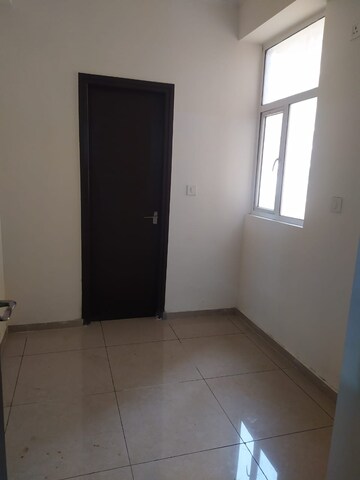 Room in 2 BHK Apartment at Himalaya Pride, Tech Zone 4 Greater Noida – for Sale