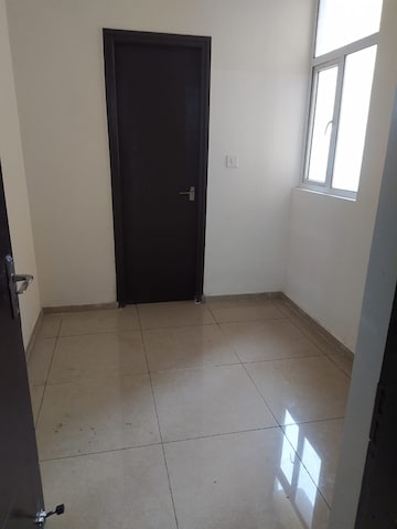 Room in 2 BHK Apartment at Himalaya Pride, Tech Zone 4 Greater Noida – for Sale