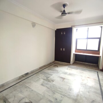 Room in 4 BHK Apartment at Sector 4, Dwarka – for Sale