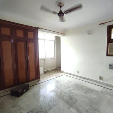 Room in 4 BHK Apartment at Sector 4, Dwarka – for Sale