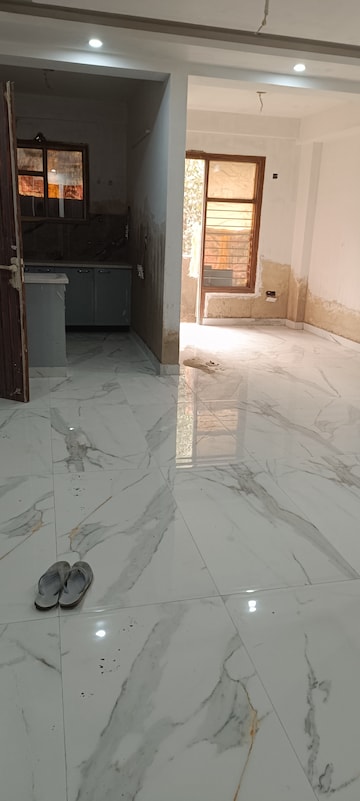Room in 2 BHK Apartment at Srs Pearl Floors, Sector 88 – for Sale