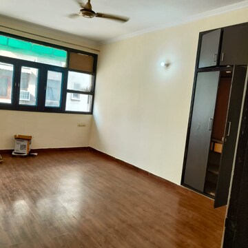 Room in 3 BHK Apartment at Sector 3 Dwarka – for Sale