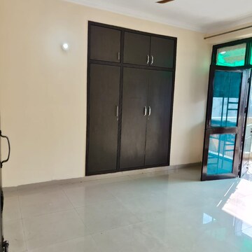 Room in 3 BHK Apartment at Sector 3 Dwarka – for Sale