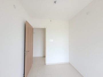 Room in 1.5 BHK Apartment at Godrej Emerald, Ghodbunder Road – for Sale