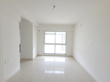 Room in 1.5 BHK Apartment at Godrej Emerald, Ghodbunder Road – for Sale