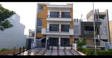 6+ BHK Independent House For Sale in Sector 110