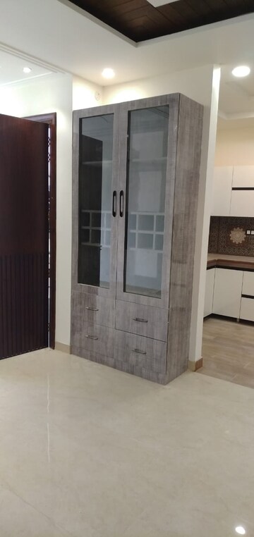 Room in 6+ BHK Independent House at Sector 110 – for Sale