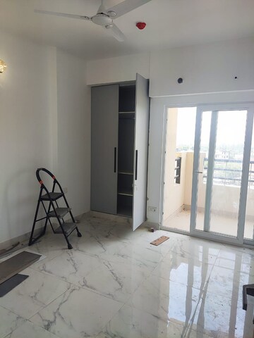 Room in 4 BHK Apartment at Emaar Emrald Floors Select, Sector 65 – for Sale