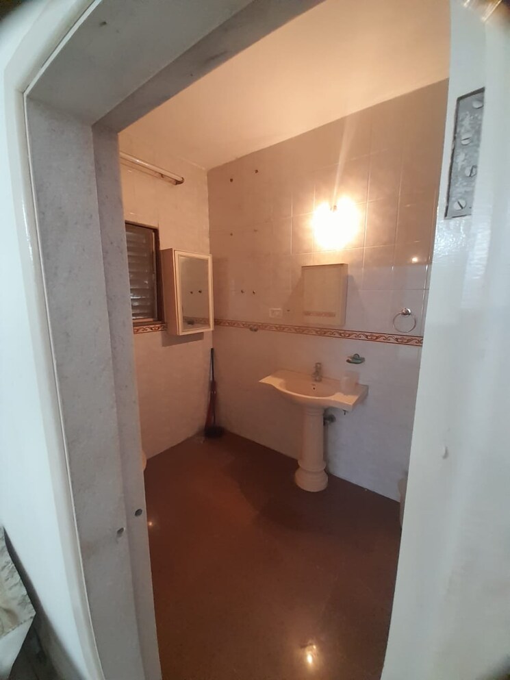 Master Bedroom, model-town 4 Bedroom 2200 Sq.Ft. Villa In Andheri West Mumbai 7315416