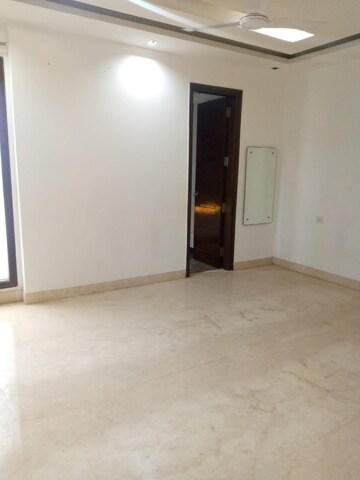 Room in 3 BHK Builder Floor at Greater Kailash ii – for Sale