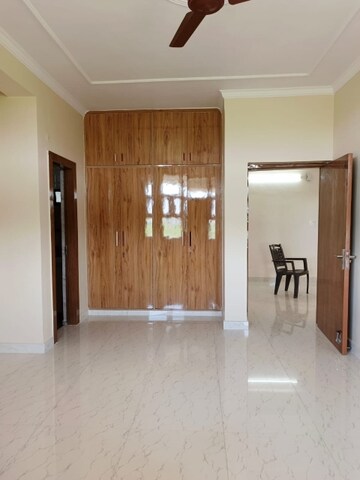 Room in 4 BHK Apartment at Sector 4, Dwarka – for Sale