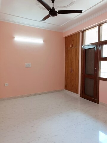Room in 4 BHK Apartment at Sector 4, Dwarka – for Sale