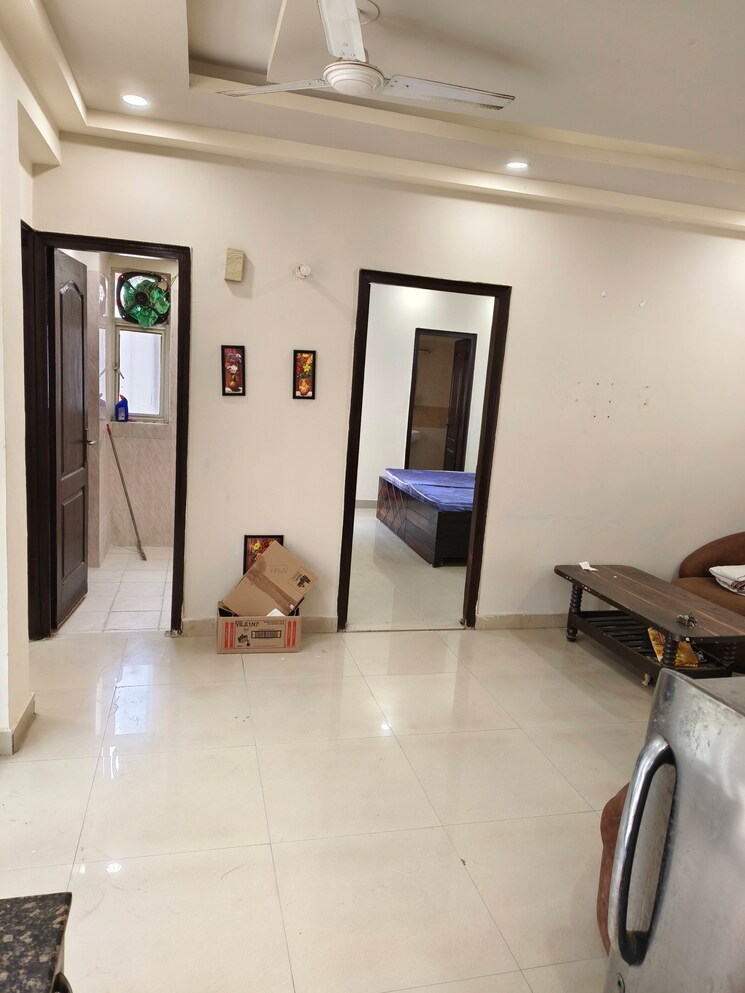 Living Room, amrapali-princely-estate 2 Bedroom 875 Sq.Ft. Apartment In Sector 76 Noida 7316274