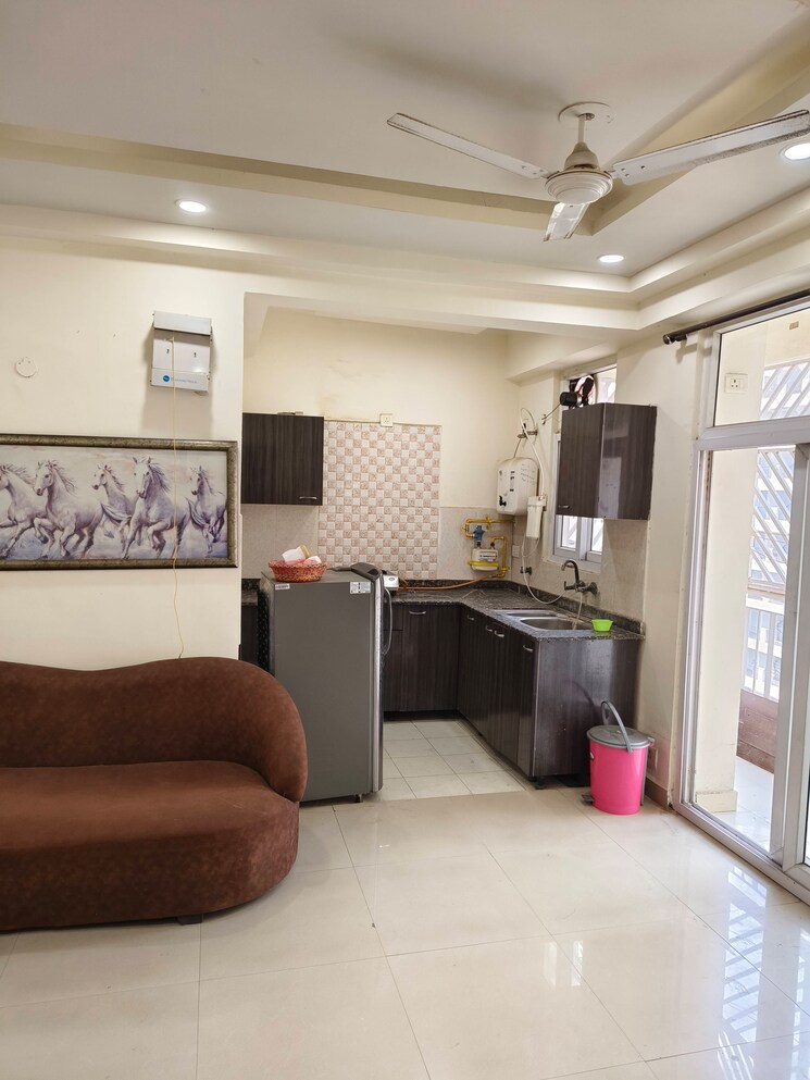 Living Room, amrapali-princely-estate 2 Bedroom 875 Sq.Ft. Apartment In Sector 76 Noida 7316274