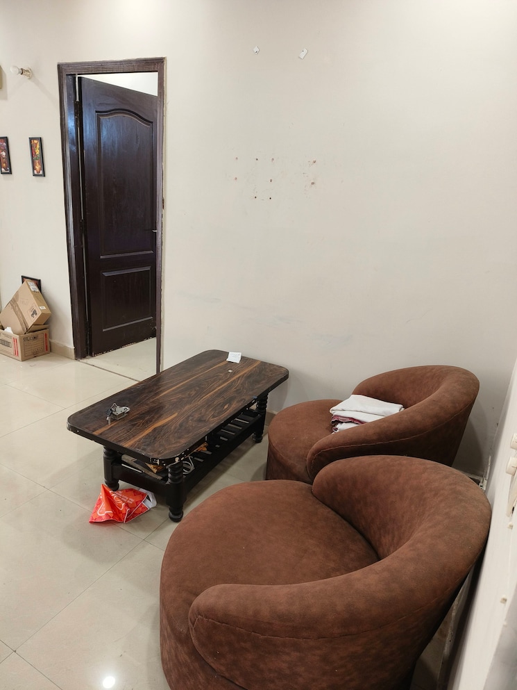 Living Room, amrapali-princely-estate 2 Bedroom 875 Sq.Ft. Apartment In Sector 76 Noida 7316274