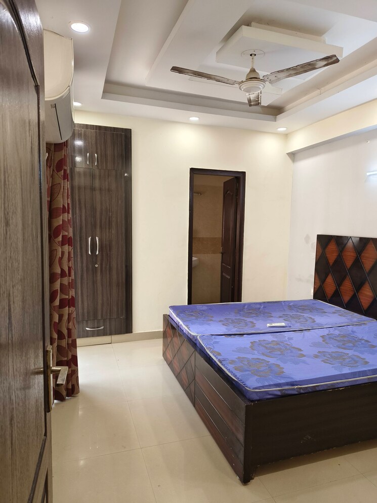 Bedroom, amrapali-princely-estate 2 Bedroom 875 Sq.Ft. Apartment In Sector 76 Noida 7316274