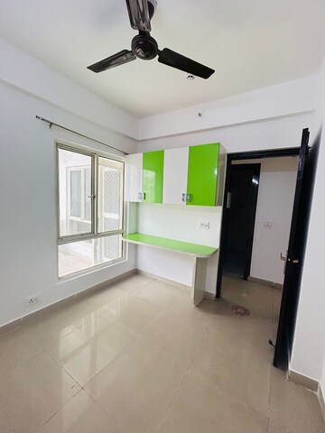 Room in 2 BHK Apartment at Panchsheel Greens II, Sector 16 Greater Noida – for Sale
