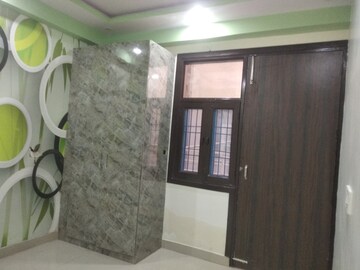 Room in 1.5 BHK Builder Floor at Dwarka Mor – for Sale