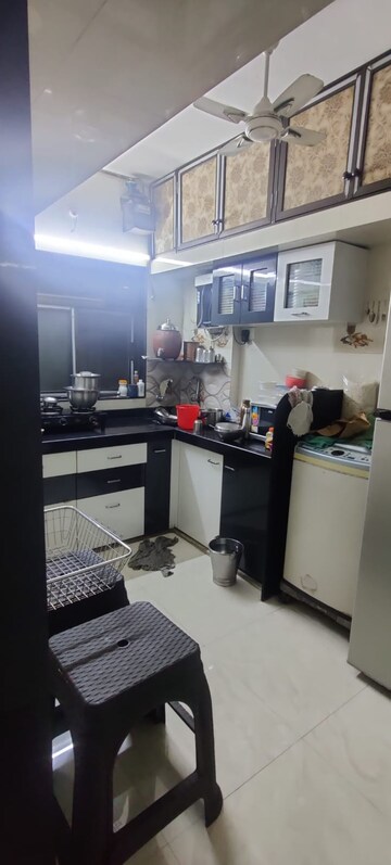 Master Bedroom in 2.5 BHK Apartment at Veena Saaz, Kandivali East – for Sale