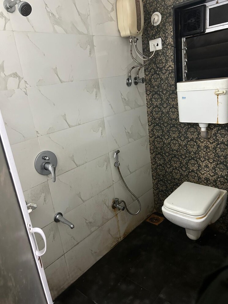 Bathroom, prathana-acharya-ashram 2 Bedroom 666 Sq.Ft. Apartment In Borivali West Mumbai 7317082