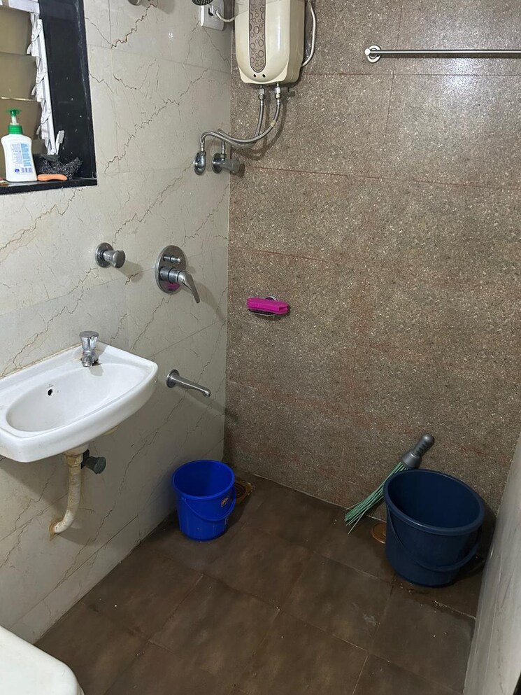 Bathroom, prathana-acharya-ashram 2 Bedroom 666 Sq.Ft. Apartment In Borivali West Mumbai 7317082