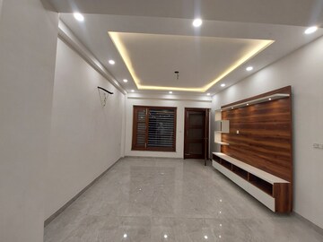 Room in 4 BHK Builder Floor at Sector 21c – for Sale