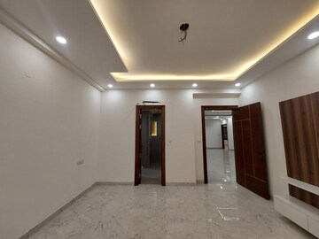 Room in 4 BHK Builder Floor at Sector 21c – for Sale