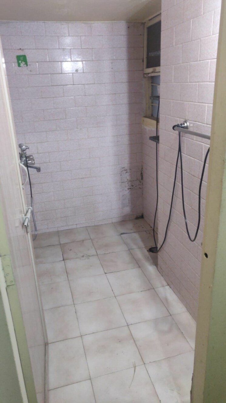 Bathroom, tulshibaugwale-colony 1 Bedroom 590 Sq.Ft. Apartment In Sahakar Nagar Pune 7317448
