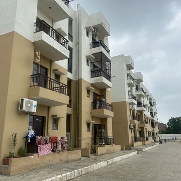 2.5 BHK Builder Floor – Exterior View View at Jali Kothi - for Sale