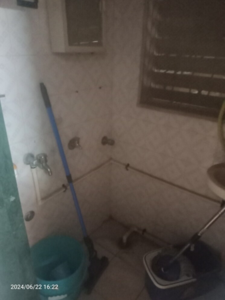 Bathroom, kanakia-spaces-silver-oaks 1 RK 325 Sq.Ft. Apartment In Mira Road Thane 7317674