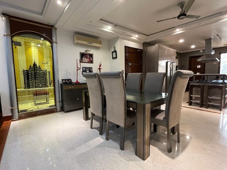 Gym, rohini 4 Bedroom 2500 Sq.Ft. Builder Floor In Rohini Delhi 7317834