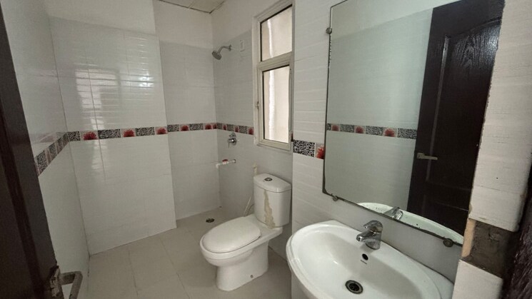Bathroom, sunworld-vanalika 3 Bedroom 1405 Sq.Ft. Apartment In Sector 107 Noida 7317835